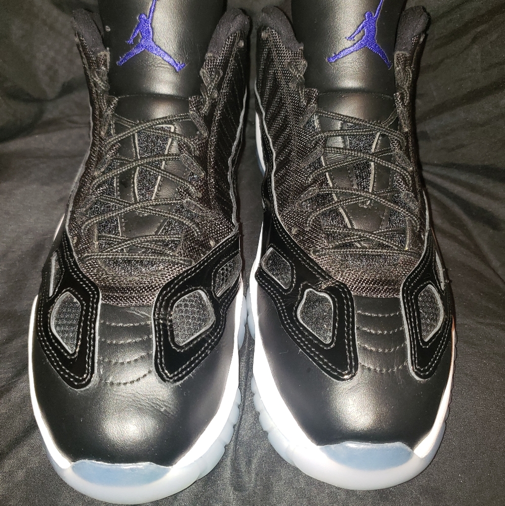 Air Jordan 11 Retro Low IE